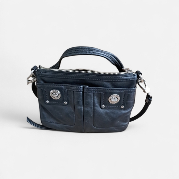 Marc Jacobs Black Leather Crossbody with Dual Front Pockets - Picture 2 of 9